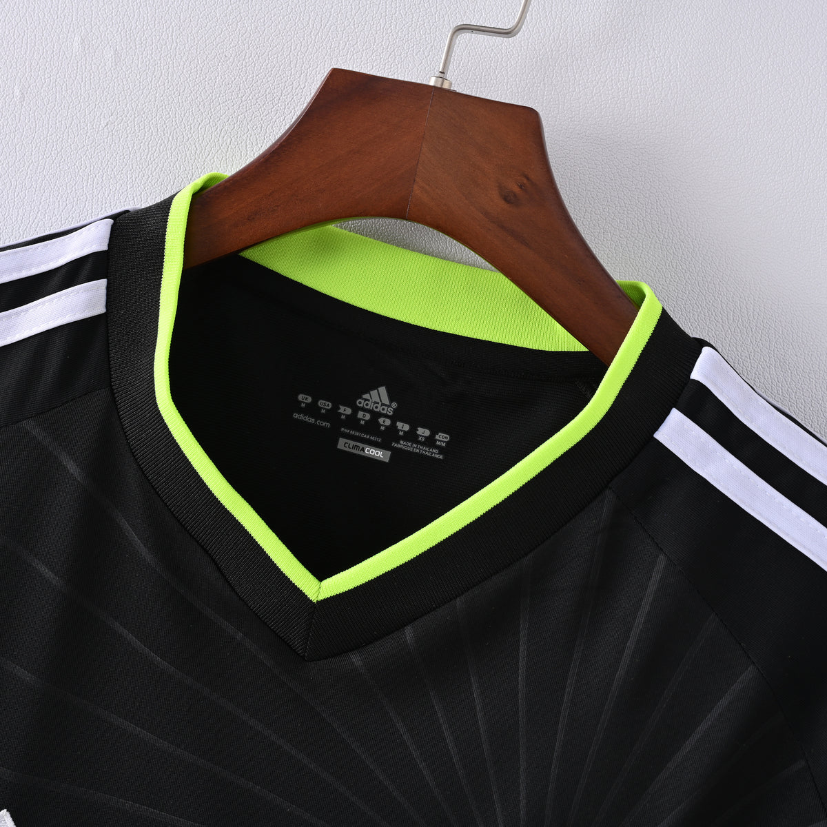 Camiseta Icónica Real Madrid Temporada 2010/2011 (Visitante o Alternativa)
