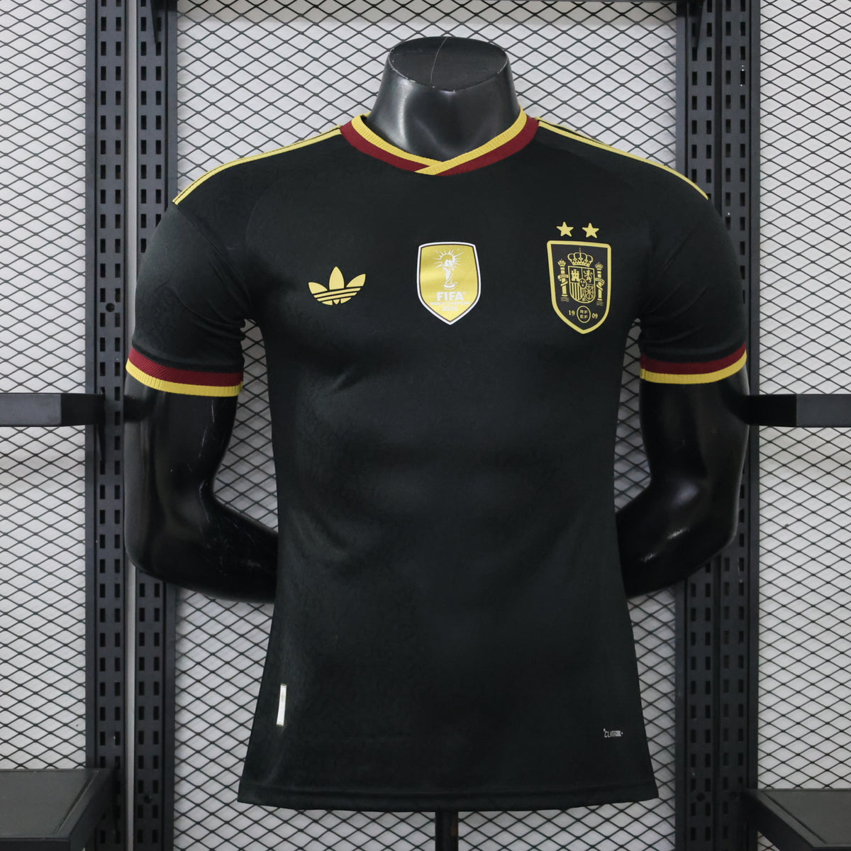 Presume de la segunda equipación / camiseta retro de la Selección Española de Adidas