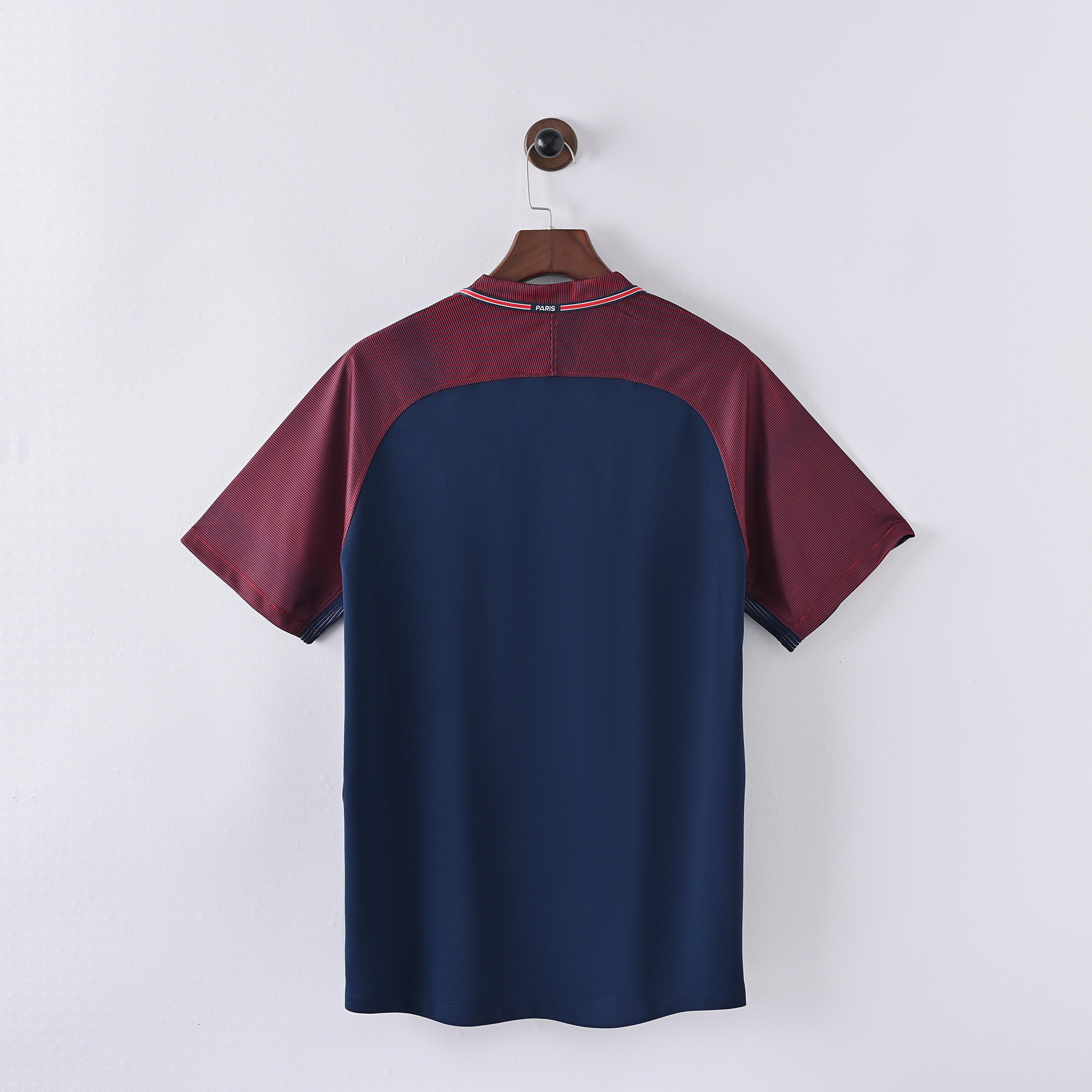 Camiseta Icónica Paris Saint-Germain Temporada 2016/2017 (Local)