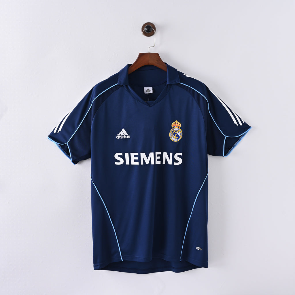 Camiseta Icónica Real Madrid Temporada 2003/2004 (Visitante o Alternativa)