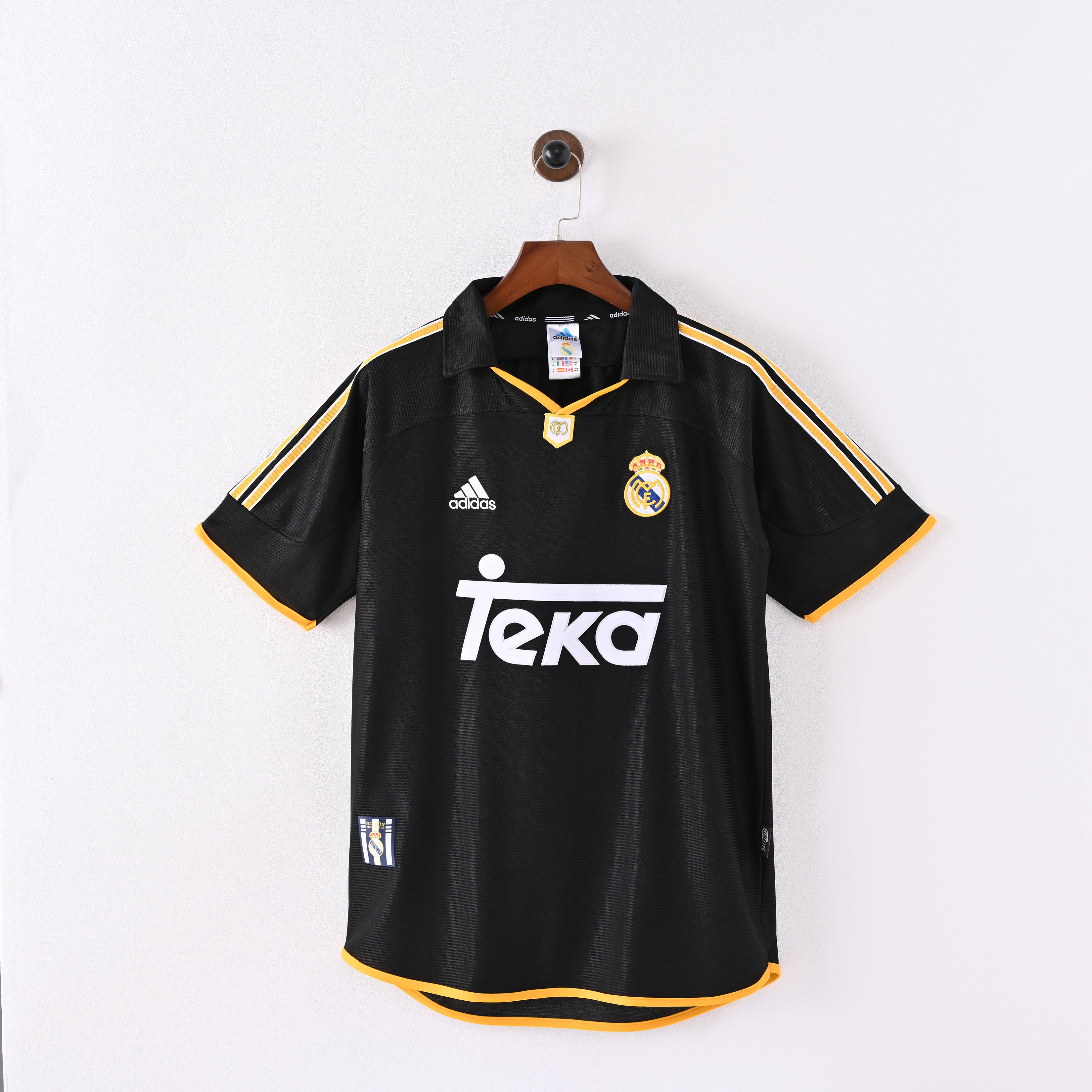 Camiseta Icónica Real Madrid Temporada 1999/2000 (Visitante o Alternativa - Centenario)