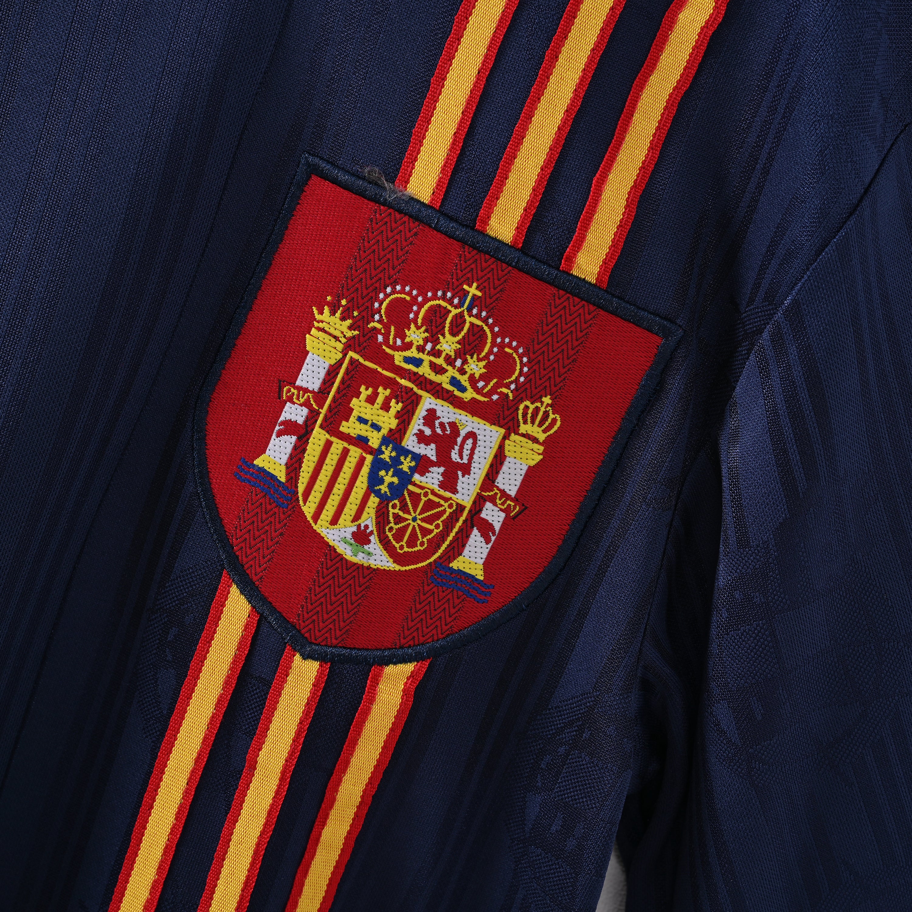 Camiseta Icónica Selección de España Temporada 1996/1998 (Visitante)