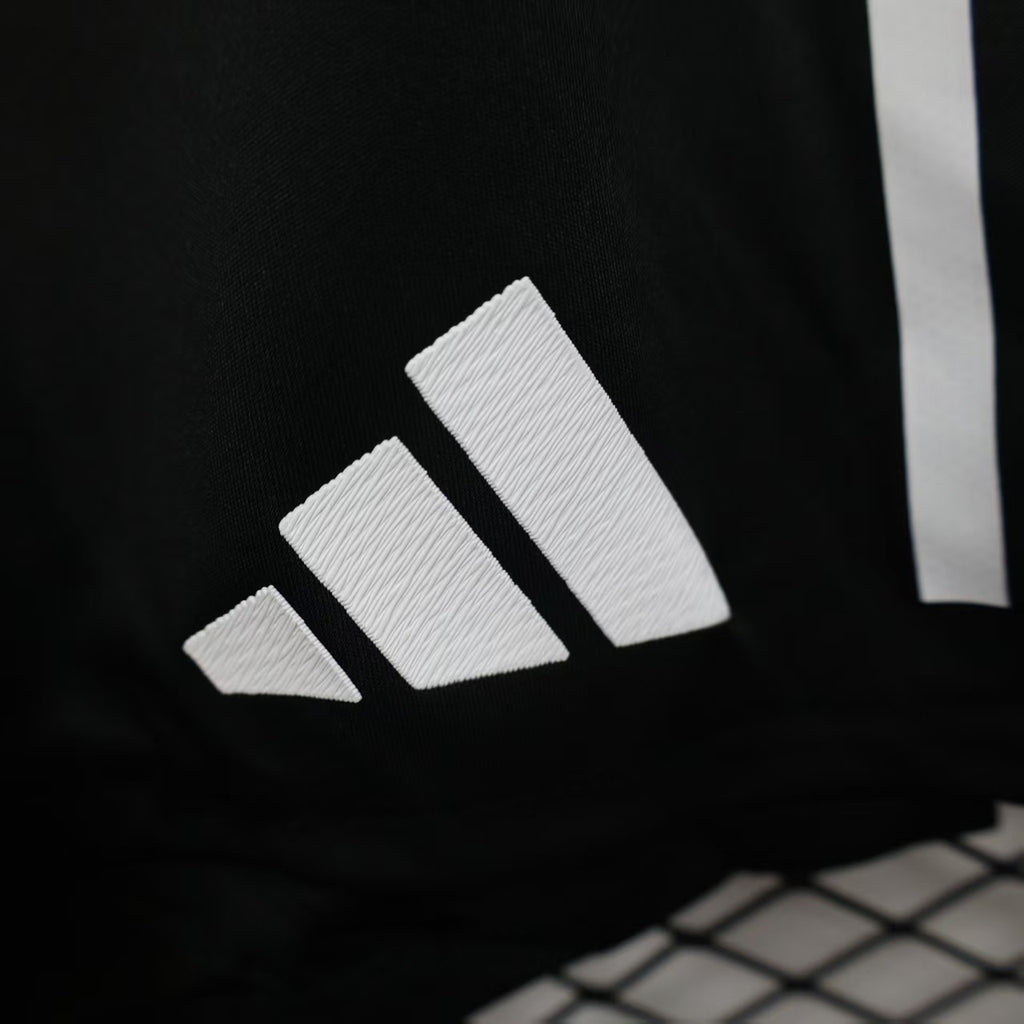 Short Oficial de Equipación – Manchester United (Temporada 2026/27)