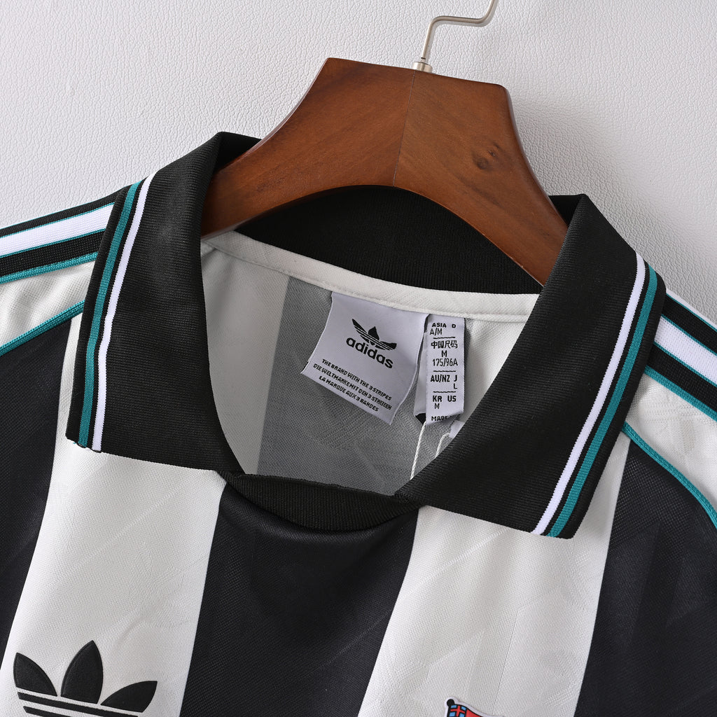 Camiseta Icónica Newcastle United Temporada 1996/1997 (Local)