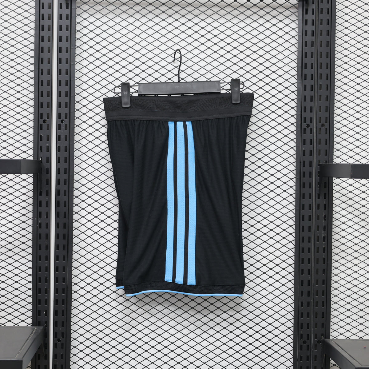 Short Oficial de Equipación – Newcastle United (Temporada 2026/27)