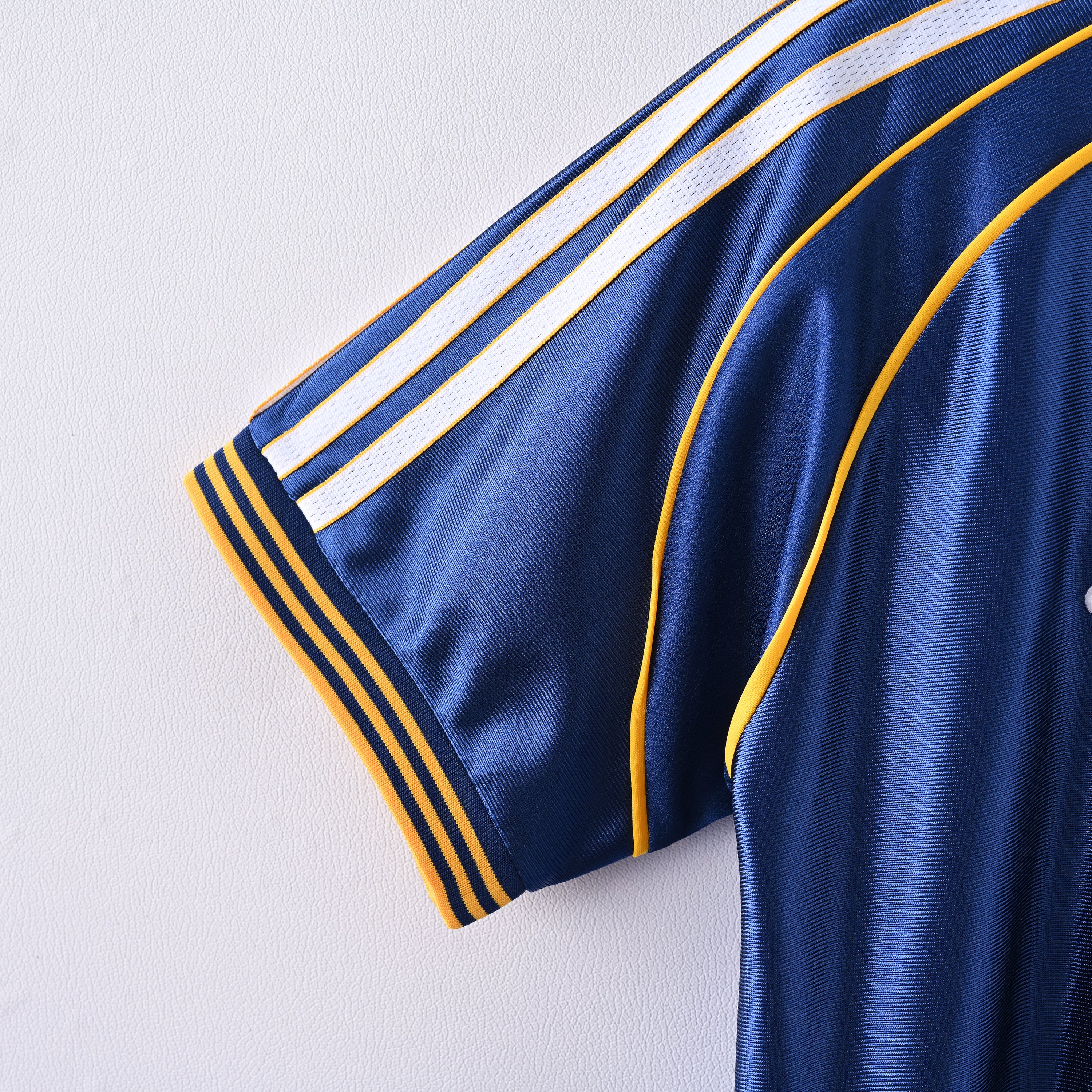 Camiseta Icónica Real Madrid Temporada 1999/2000 (Visitante - Azul / La Octava)