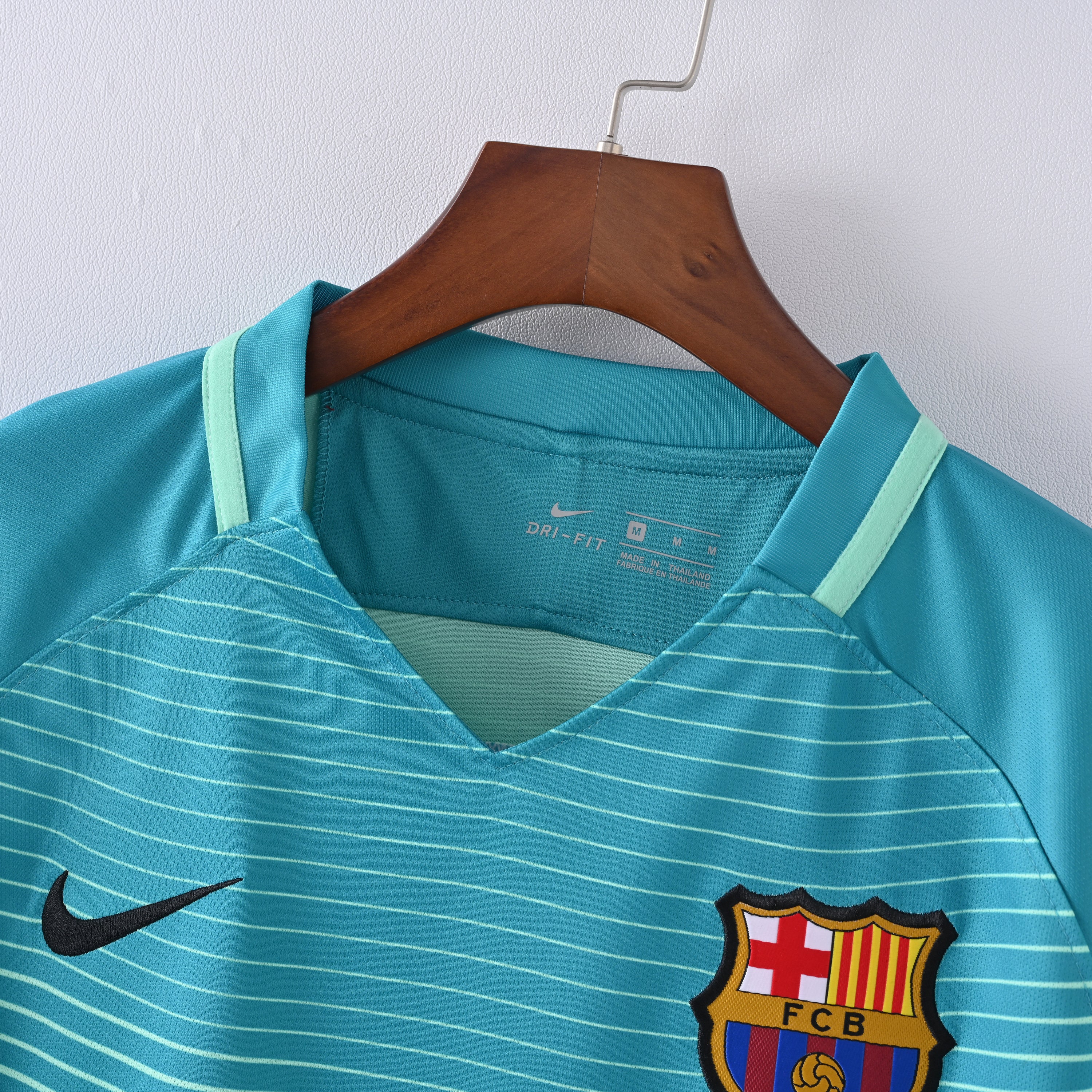 Camiseta Icónica FC Barcelona Temporada 2016/2017 (Visitante o Alternativa)
